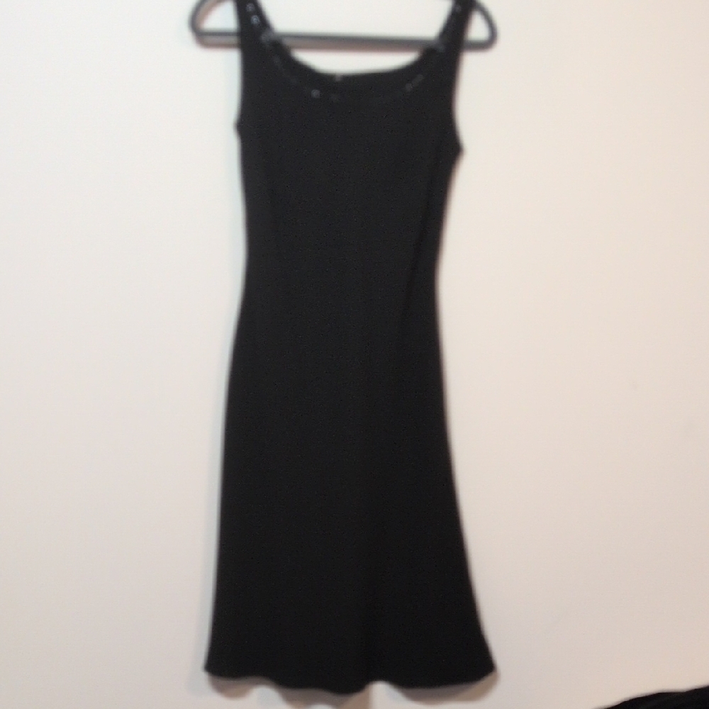 Elegant Black Sleeveless Dress